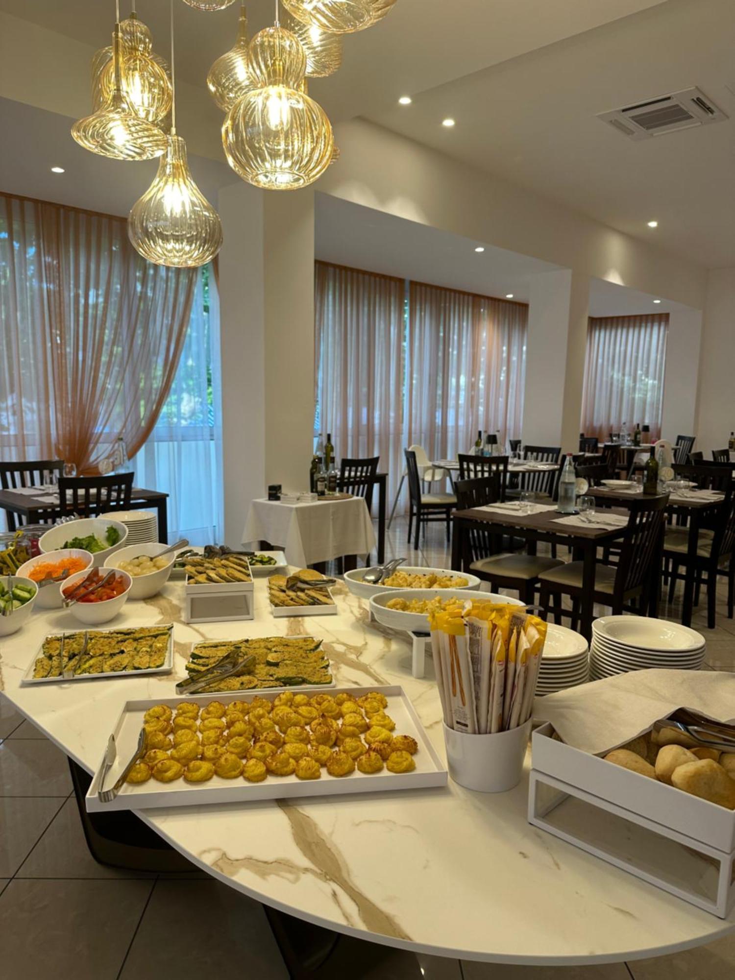 Hotel Villa Tosi Белариа-Игеа Марина Екстериор снимка