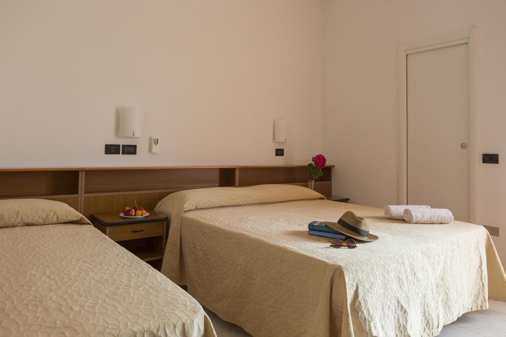 Hotel Villa Tosi Белариа-Игеа Марина Екстериор снимка